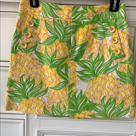 Lilly Pulitzer Dresses & Skirts - LILLY PULITZER BUTTON PLAQUETS SKIRT